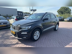 Volkswagen T-Roc - 1.0 TSI Style | Origineel Nederlands | Dealer onderhoud | 1 Eigenaar | Navigatie | Climatr