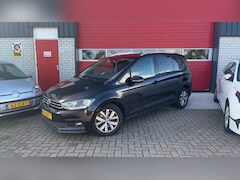 Volkswagen Touran - 1.4 TSI Comfortline Business 7p NWE D-RIEM / TREKHAAK / CAMERA / CARPLAY / STOELVERW / CLI