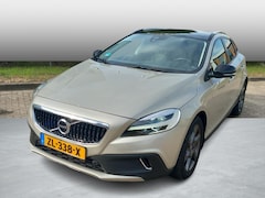 Volvo V40 Cross Country - 1.5 T3 Polar+ Luxury | Panoramadak | Harman Kardon Audio | Parkeerverwarming | Achteruitri