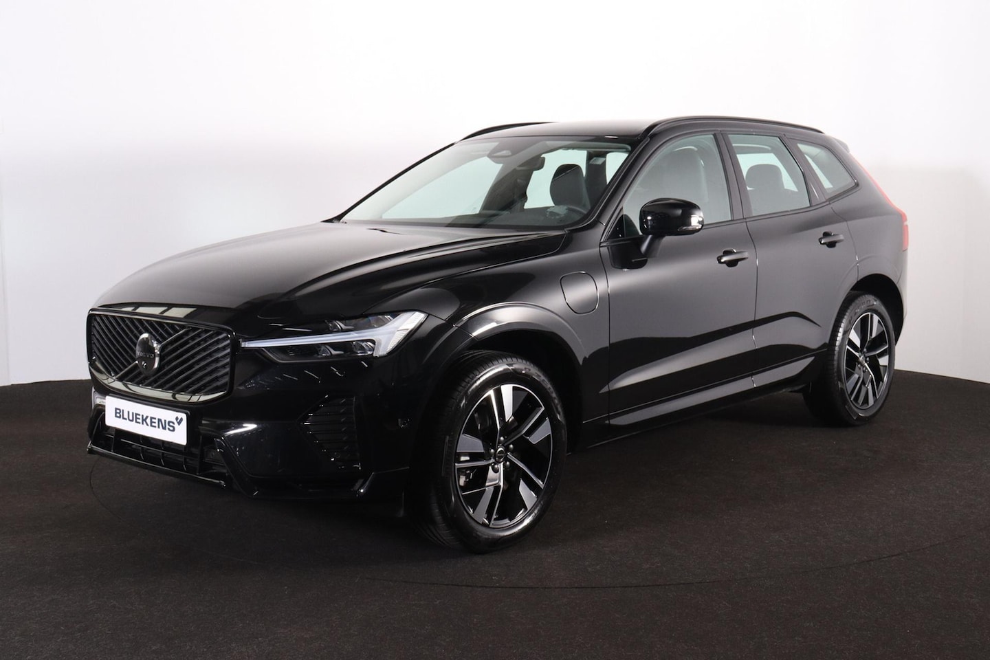 Volvo XC60 - T6 Recharge AWD Plus Dark - IntelliSafe Assist & Surround - 360º Camera - Harman/Kardon au - AutoWereld.nl