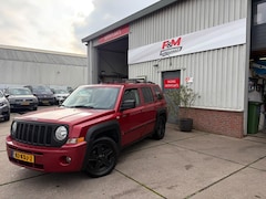 Jeep Patriot - 2.4 Limited Liberty Automaat, airco, radio, stoelverwarming, trekhaak