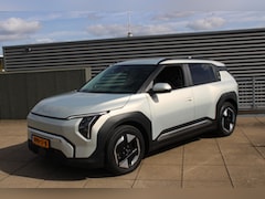 Kia EV3 - Plus 81.4 kWh NAVIGATIE, ACHTERUITRIJCAMERA, DRAARDLOZE TELEFOOBLADER