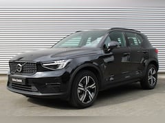 Volvo XC40 - B4 Plus Dark | Trekhaak | Verwarmbare voorstoelen en voorruit | Premium audio by Harman Ka