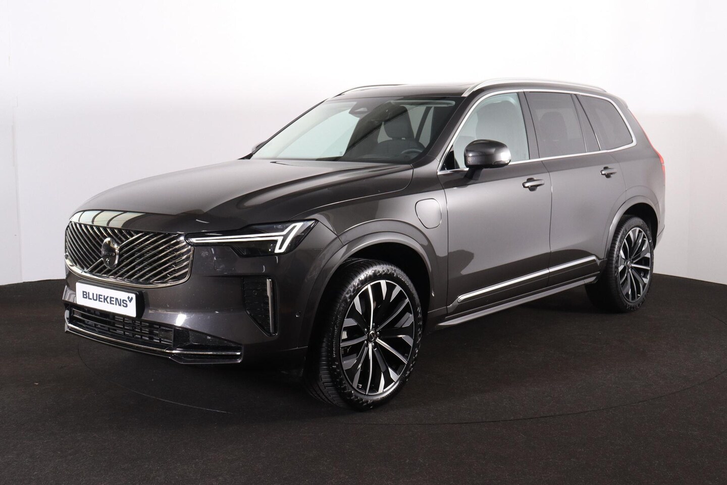 Volvo XC90 - T8 Recharge AWD Plus Bright - Luchtvering - Panorama/schuifdak - IntelliSafe Assist & Surr - AutoWereld.nl