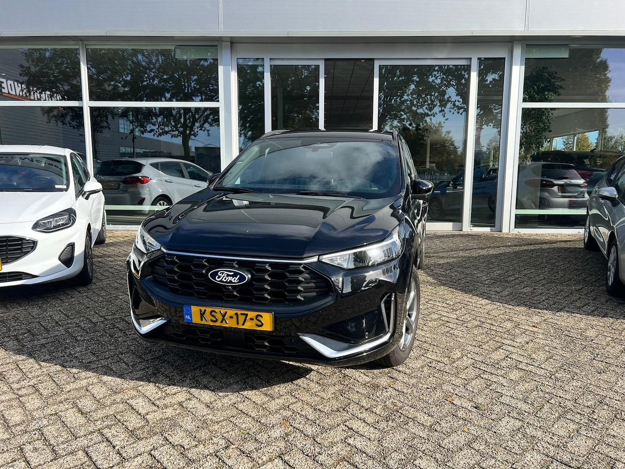 Ford Kuga - 2.5 PHEV ST-Line X Panoramadak | Afneembare trekhaak - AutoWereld.nl