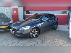 Volvo V40 - 1.5 T2 Edition+ AUTOMAAT / HARMAN-KARDON / KEYLESS / PANO / CAMERA / STOELVERW / NAVI / CL