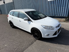Ford Focus Wagon - 1.0 EcoBoost Titanium versnellingsbak is niet goed Rij Wel Gewoon Bij de verkoop van gebru