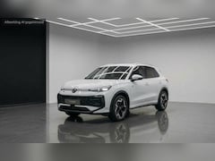 Volkswagen T-Roc - 1.5 eTsi R-Line First Edition 150 PK| Trekhaak | Navigatie | Stoelverwarming | Stuurwielve