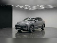 Volkswagen T-Roc - 1.5 eTsi Life First Edition 116 PK| Navigatie | Stoelverwarming | Stuurwielverwarming | Ac