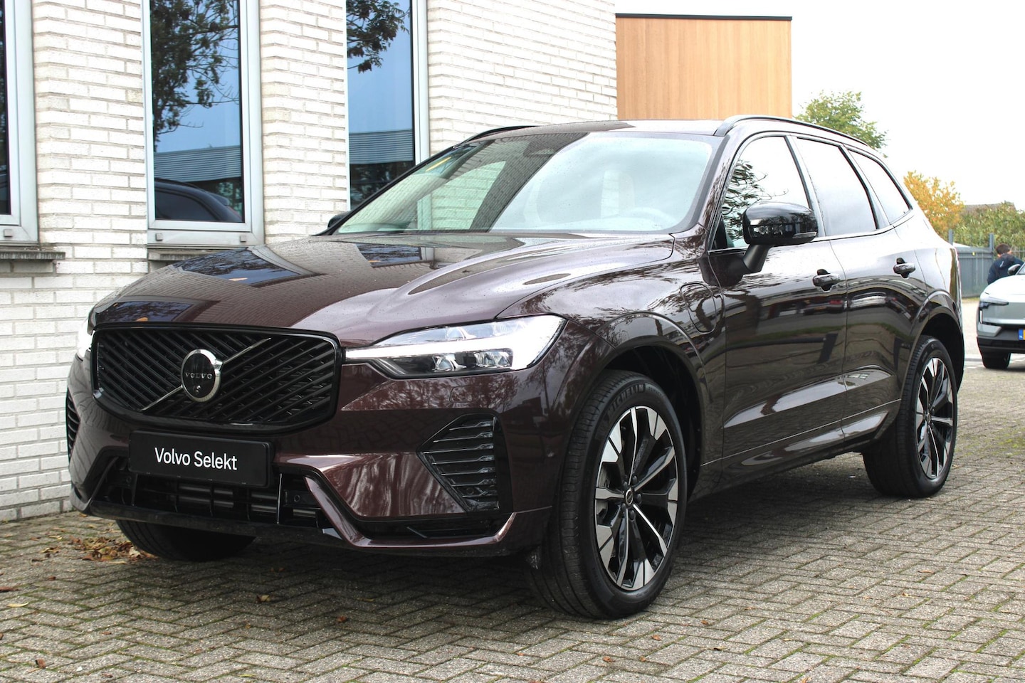 Volvo XC60 - T6 Plug-in hybrid AWD Ultra Dark | Luchtvering | Panoramadak | Trekhaak | Verwarmbare voor - AutoWereld.nl