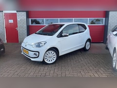 Volkswagen Up! - 1.0 high up BlueMotion NAVI / AIRCO / BLUETOOTH / ELEK RAMEN
