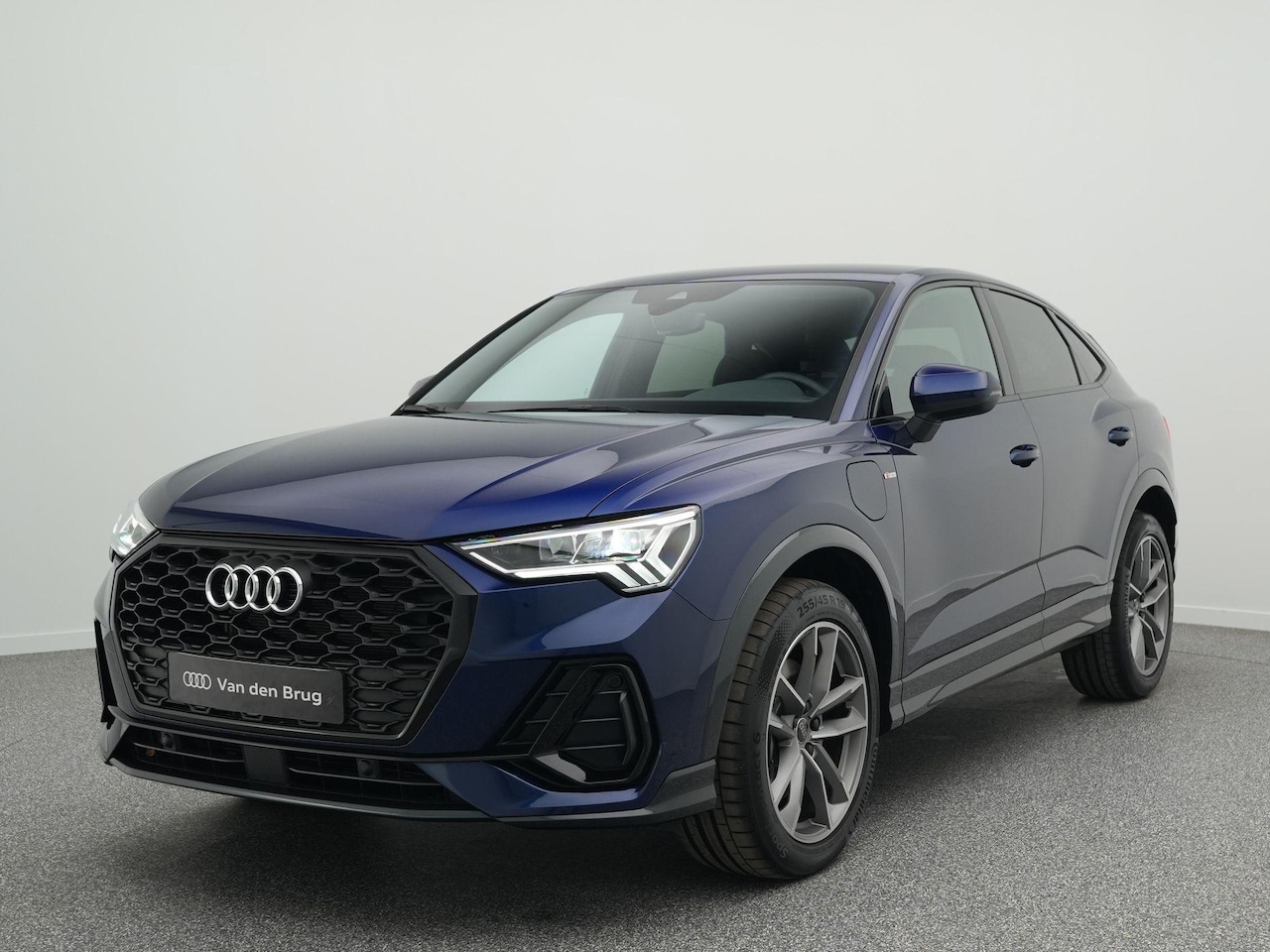Audi Q3 Sportback - S Edition 45 TFSI e 245 PK Automaat | Cruise Control | Stoelverwarming | Achteruitrijcamer - AutoWereld.nl