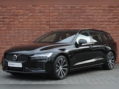 Volvo V60 - T8 Plug-in hybrid AWD Plus Dark | Panoramadak | Trekhaak | Verwarmbare voorstoelen, achter