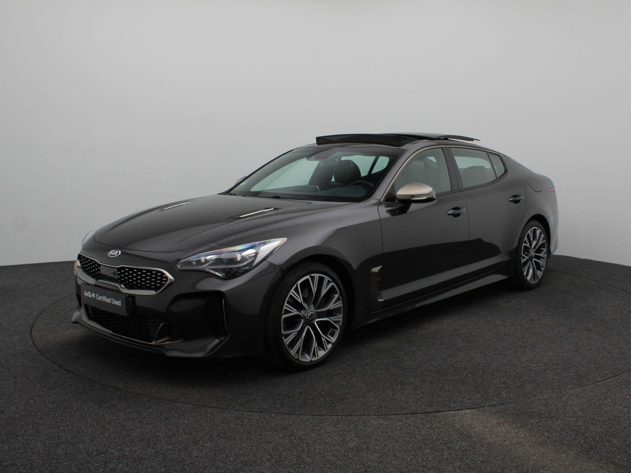 Kia Stinger - 2.0 T-GDI GT-Line | 255 PK | Sportstuur | Stoelverwarming voor & achter | Elektrische stoe - AutoWereld.nl