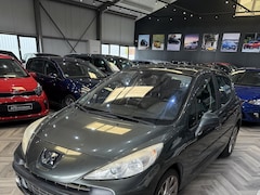 Peugeot 207 - 1.6-16V T Féline