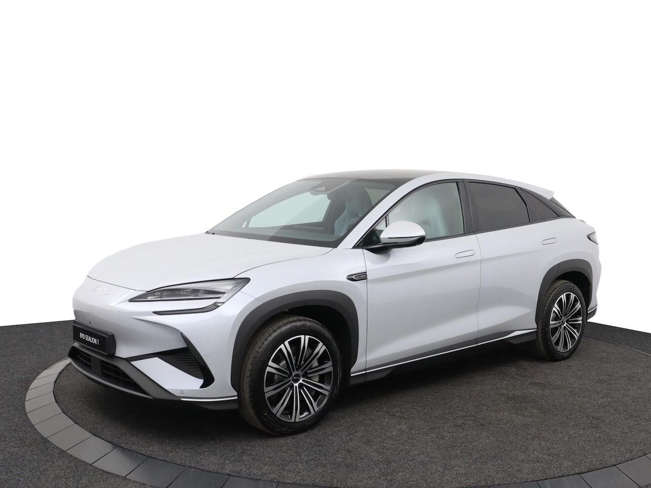 BYD Sealion 7 - Design AWD 82.5 kWh | All-season banden | Rijklaar | Verwacht | Zwarte bekleding - AutoWereld.nl