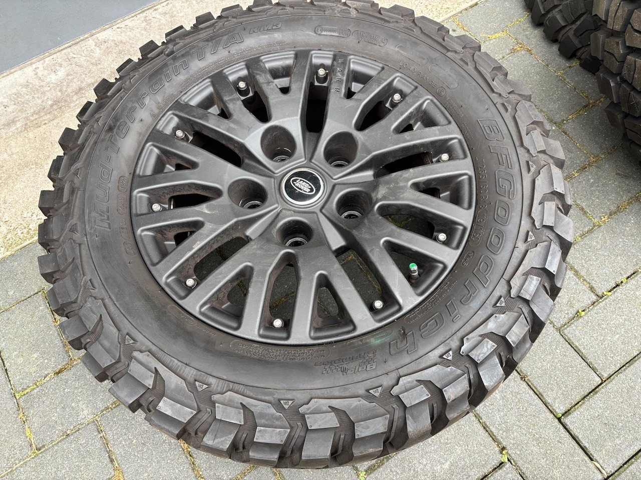 Land Rover Defender - 5 Kahn velgen zgan/nieuwe banden/spacers - AutoWereld.nl