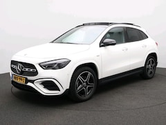 Mercedes-Benz GLA-Klasse - 250 e Business Solution AMG / Panoramadak/ Night/ Sfeerverlichting/ El. Trekhaak
