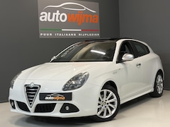Alfa Romeo Giulietta - 1.4 Turbo 120pk Distinctive Sportpack Afn.trekhaak, panoramadak