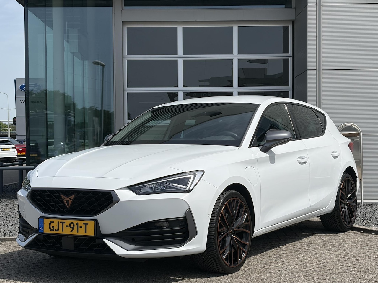 CUPRA Leon - 1.4 e-Hybrid VZ Copper Edition I Lane Keeping Assistance I Achteruitrijcamera I Navigatie - AutoWereld.nl