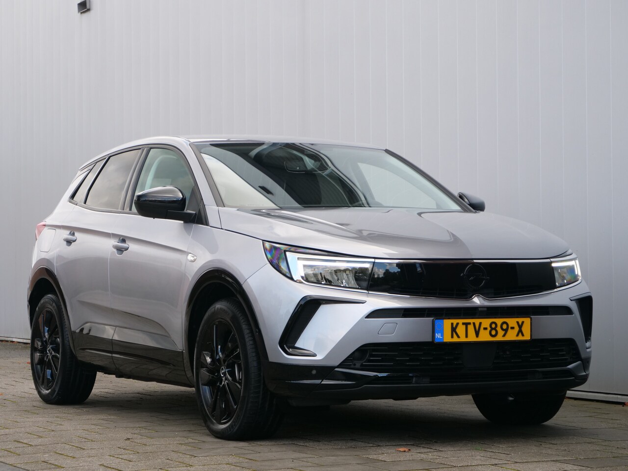 Opel Grandland - 1.6 Turbo Plug-In Hybrid Business Elegance 224 Pk Automaat Apple Carplay / DAB / Camera - AutoWereld.nl