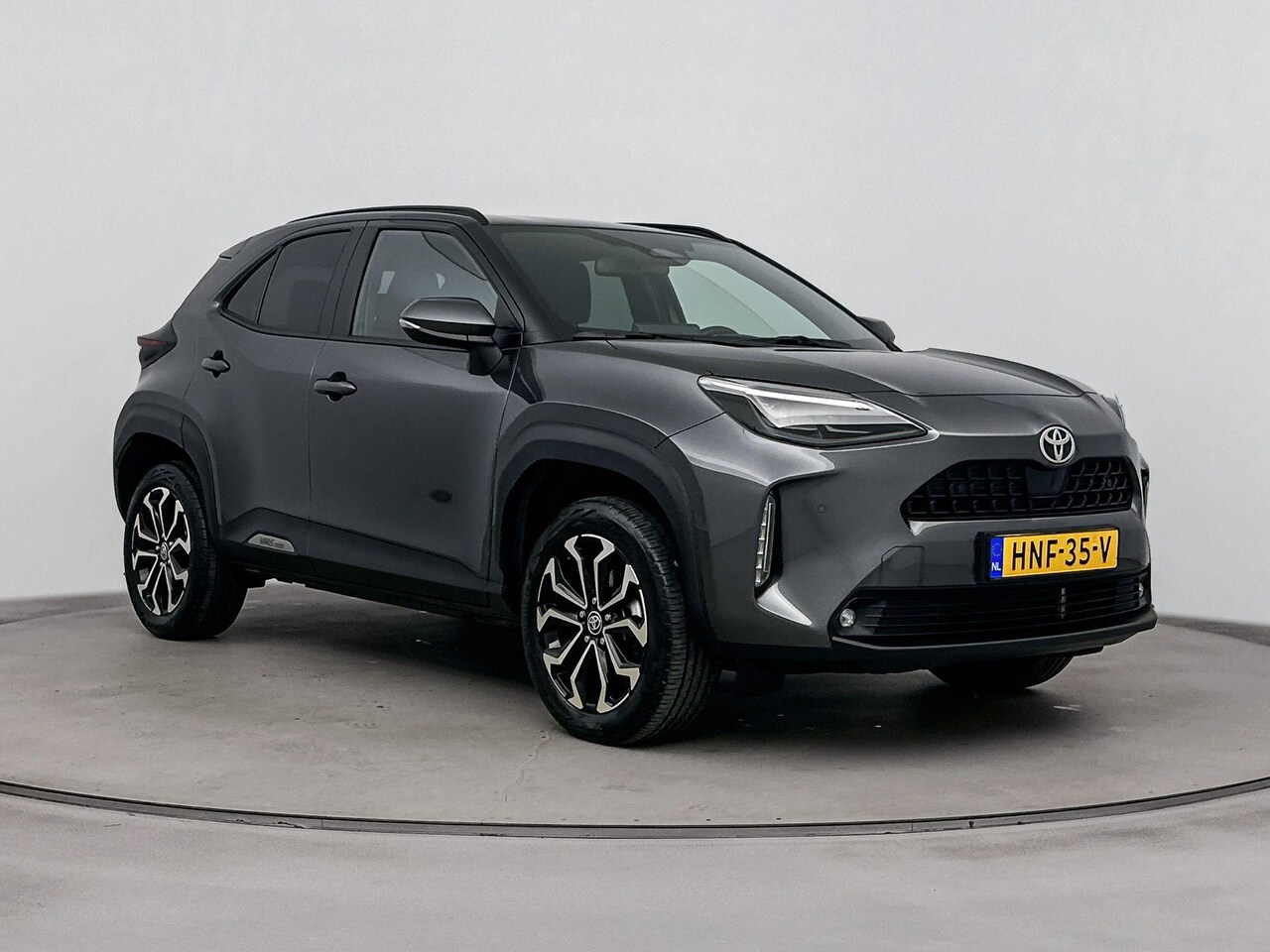 Toyota Yaris Cross - 1.5 Hybrid 115 First Edition | Dodehoek detectie | Stoel-/stuurverwarming | Parkeersensore - AutoWereld.nl