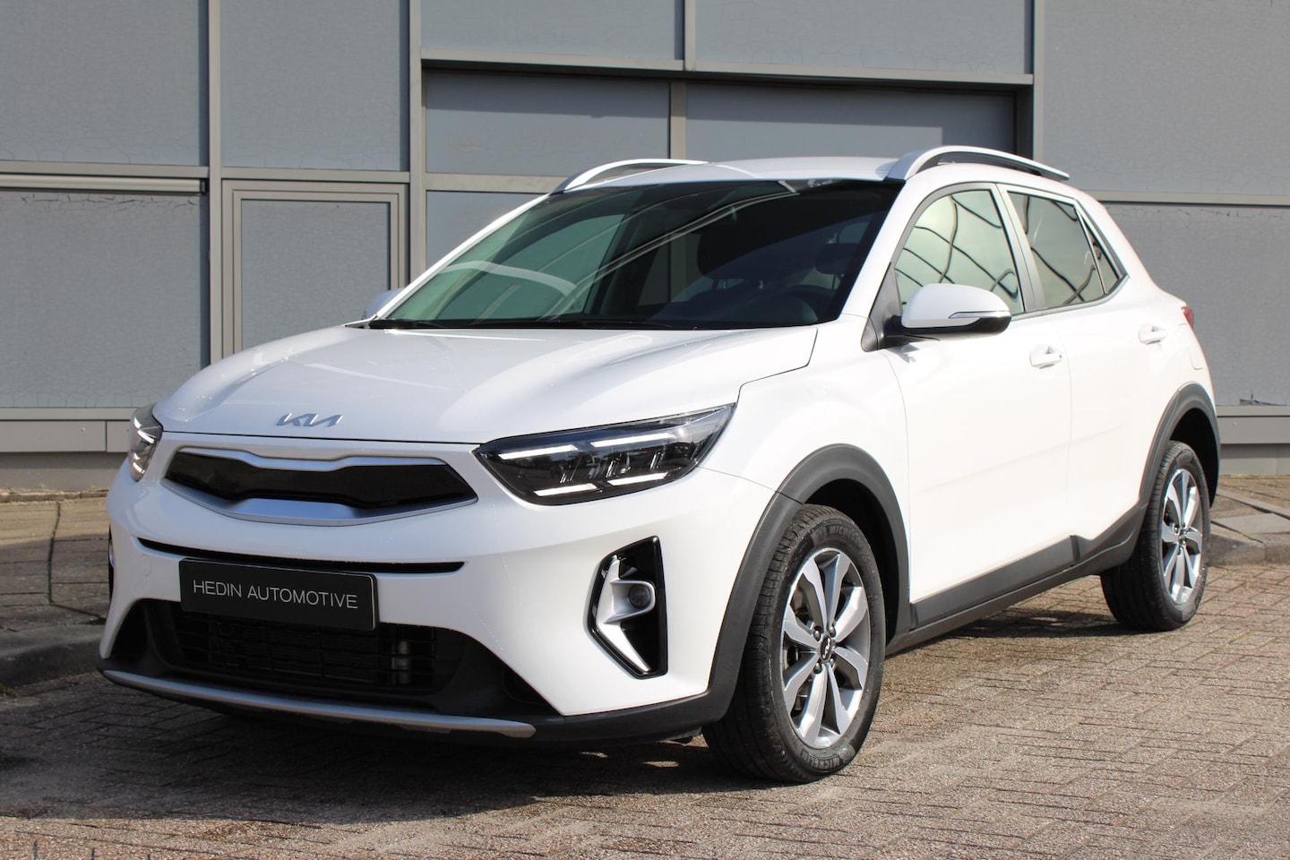 Kia Stonic - 1.0 T-GDi MHEV DynamicPlusLine Automaat | Navigatie | Stoel/Stuurverw. | Camera | Climate - AutoWereld.nl