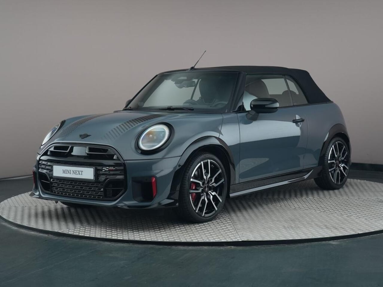 MINI Cabrio - 2.0 JCW John Cooper Works XL - AutoWereld.nl