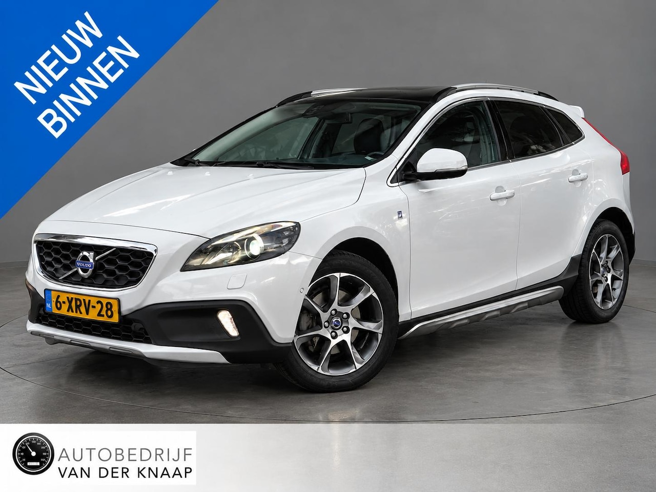 Volvo V40 Cross Country - 1.6 T4 Ocean Race | Clima | Cruise | Multimedia/Navi | Leder | Elek. stoelen | Stoelverwar - AutoWereld.nl