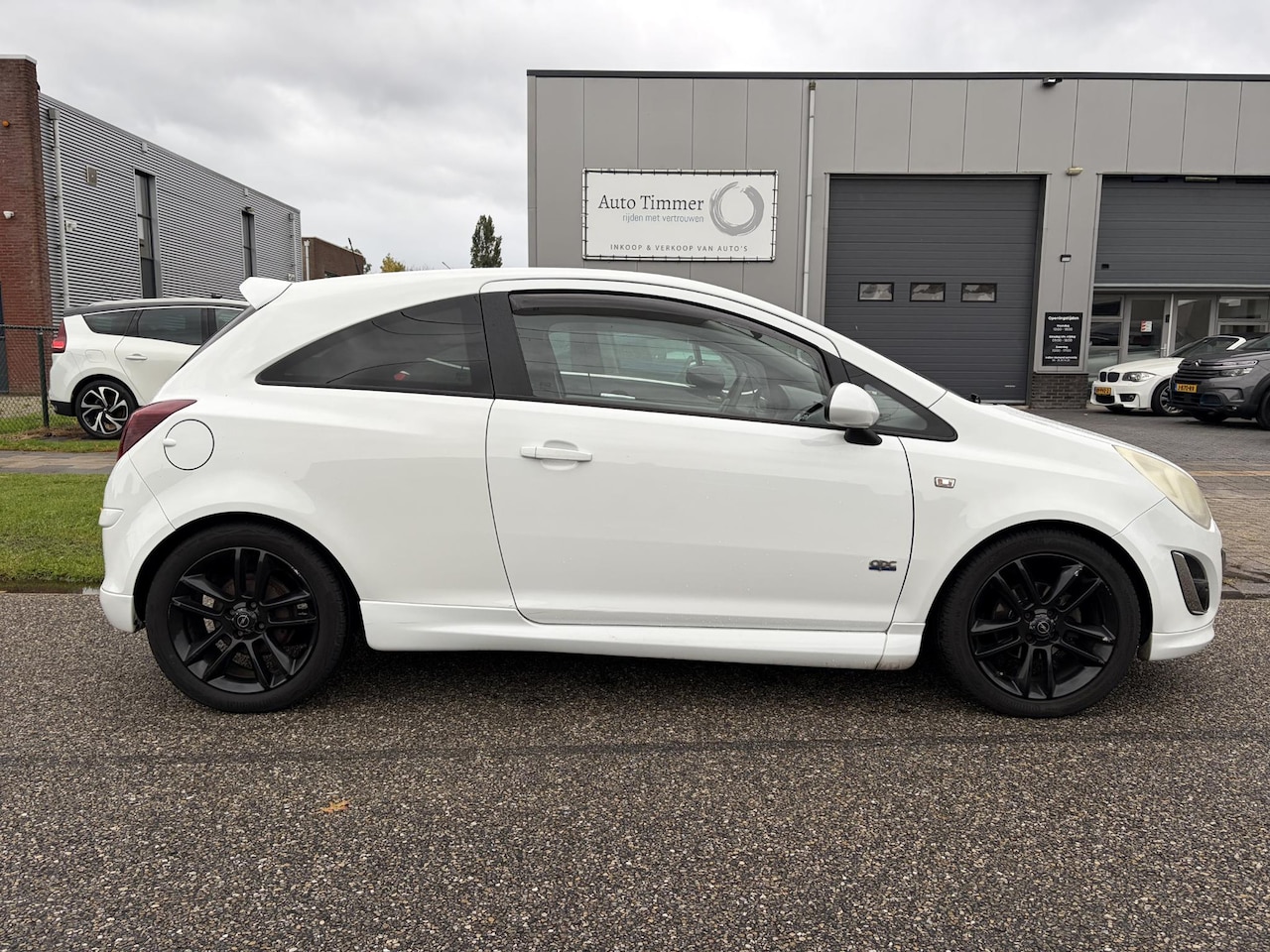 Opel Corsa - 1.4-16V OPC Line super luxe! Stuurwielverwarming, stoelverwarming. - AutoWereld.nl
