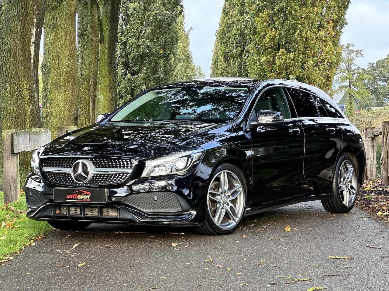 Mercedes-Benz CLA-klasse Shooting Brake - 180 Ambition AMG-Line - AutoWereld.nl