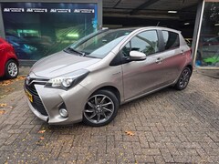 Toyota Yaris - 1.5 Hybrid Dynamic | PANO DAK | CAMERA | DEALER ONDERHOUDEN | AIRCO | CRUISE |