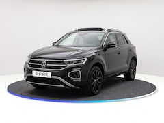 Volkswagen T-Roc - 1.5 TSI Style 150 pk Automaat (DSG) | Navigatie | Panoramadak | Parkeersensoren | Achterui
