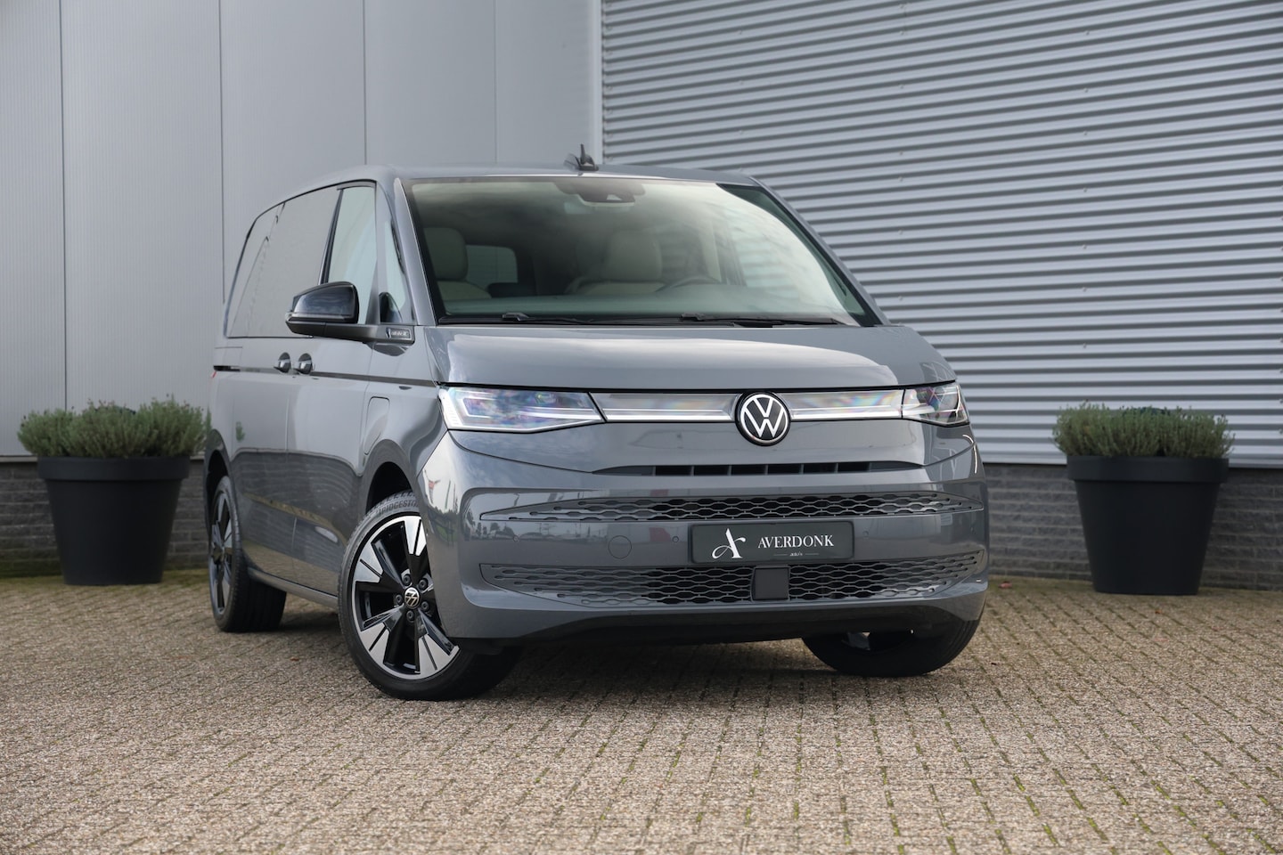 Volkswagen Multivan - 1.4 eHybrid L1 Energetic Pano|Stuurvw|ACC|IQ|Sfeervl|Elek deuren - AutoWereld.nl
