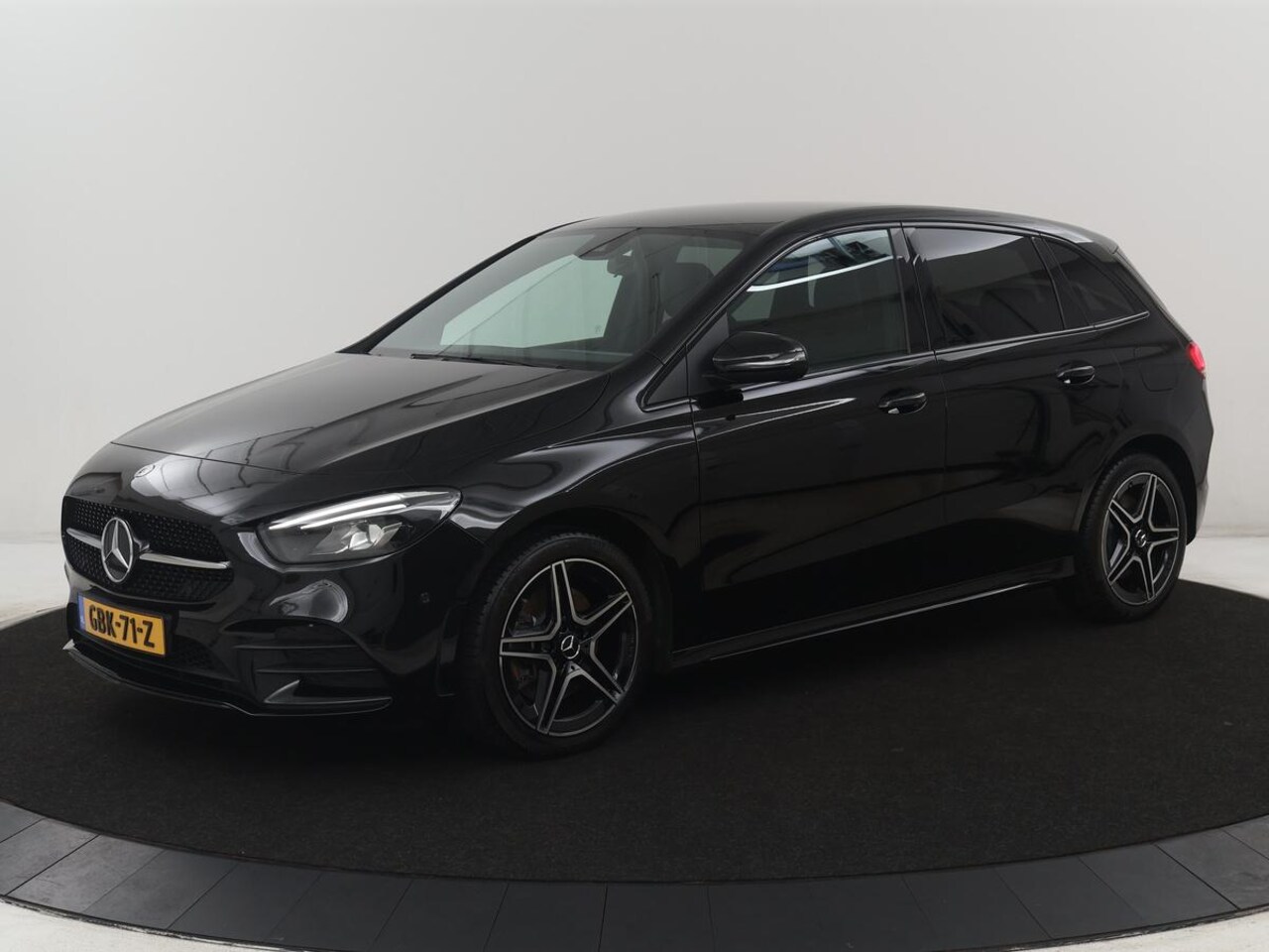 Mercedes-Benz B-klasse - 250 e Premium Plus AMG-Line | SOH 93,2 % | Camera | Navigatie | LED | Stoelverwarming | - AutoWereld.nl