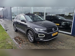 Volkswagen T-Roc - 2.0 TSI 4Motion Sport | NAP | PANO | Trekhaak | Leder