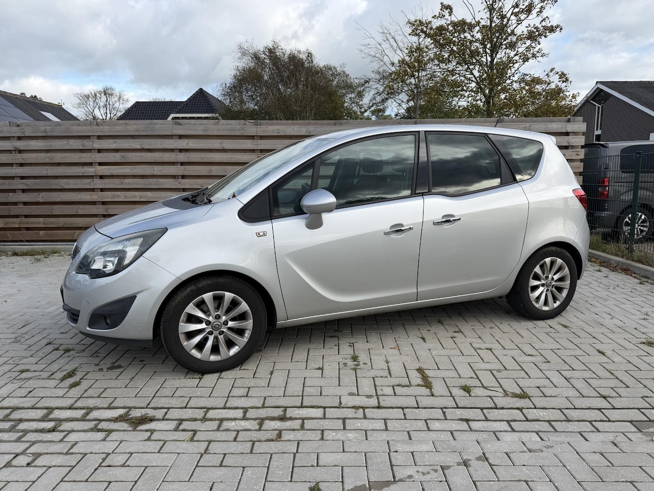 Opel Meriva - 1.4 Cosmo Technische goed l airco l stoel verwarming - AutoWereld.nl