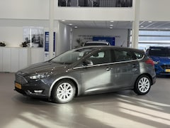 Ford Focus - 1.5 Titanium VOLLEDIG DEALER ONDERHOUDEN | DISTRIBUTIERIEM AL VERVANGEN | TREKHAAK
