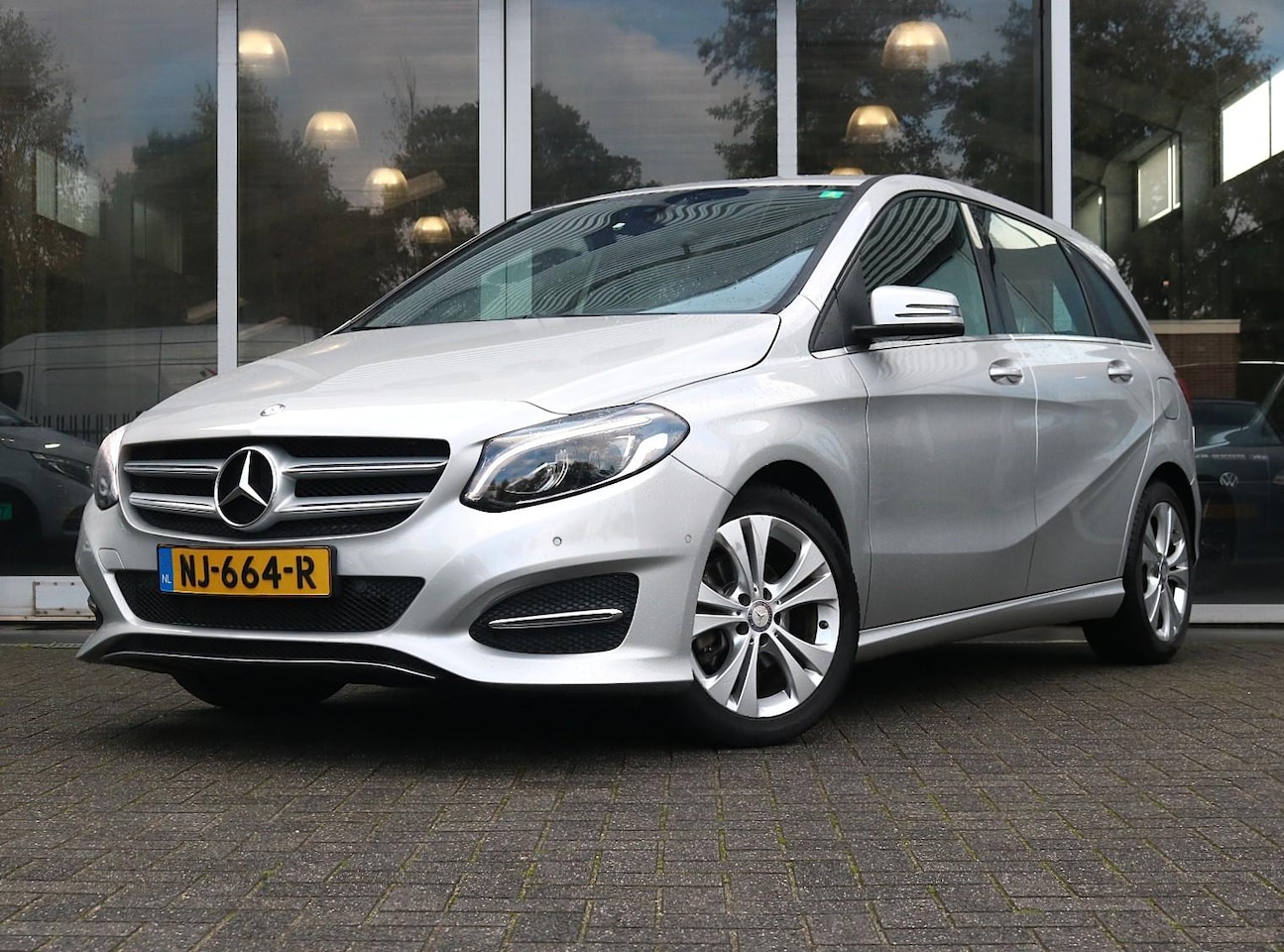 Mercedes-Benz B-klasse - 180 Ambition | Trekhaak - AutoWereld.nl
