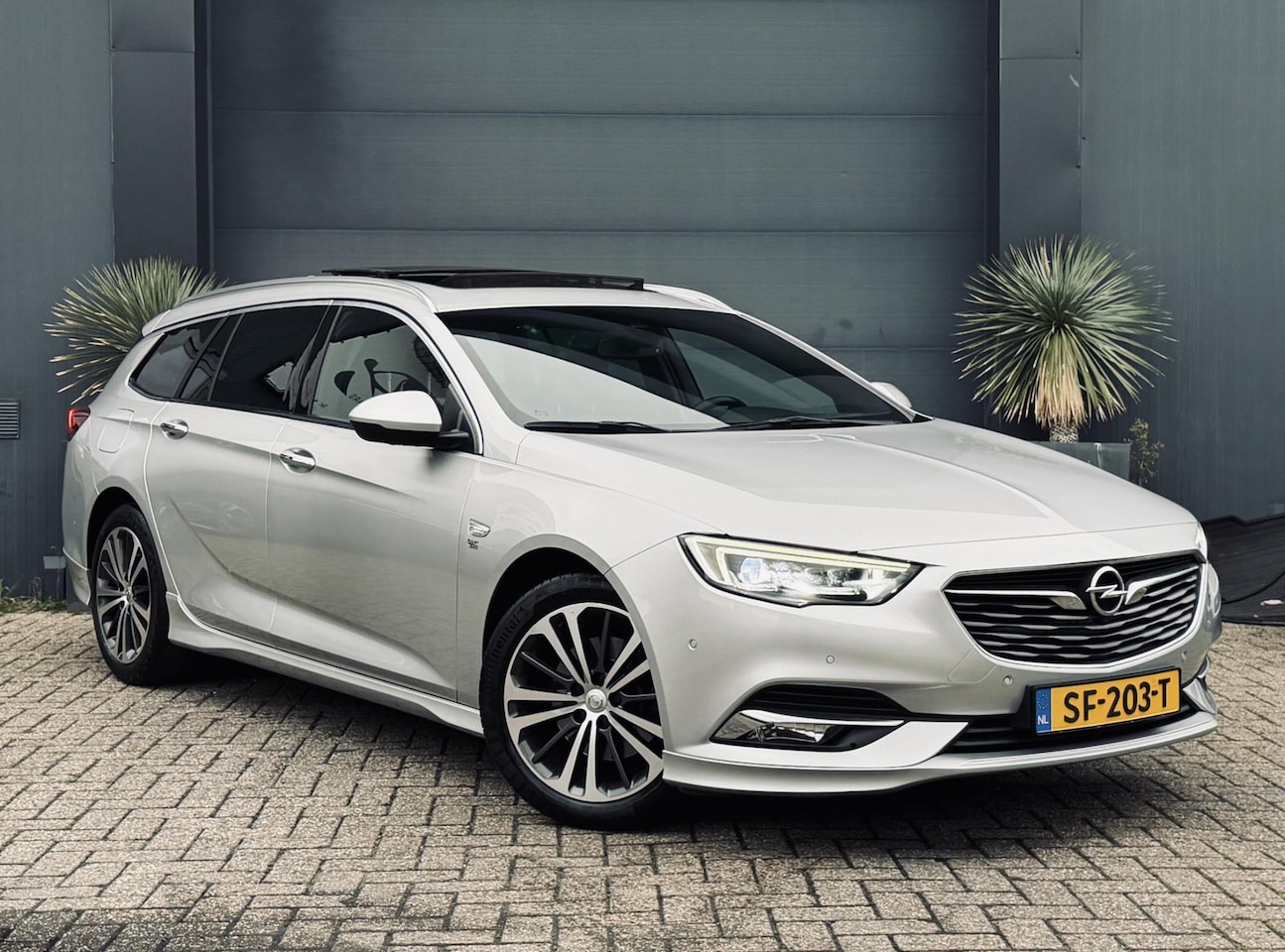Opel Insignia Sports Tourer - 1.5 Turbo OPC LINE|PANO|NAVI|360|VOL - AutoWereld.nl