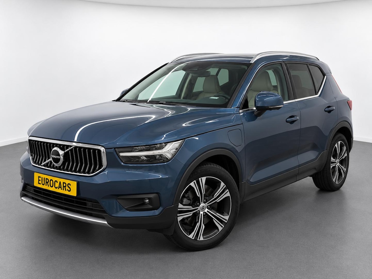 Volvo XC40 - 1.5 T4 Recharge Inscription Panoramadak Trekhaak Navigatie Apple CarPlay Android Auto Came - AutoWereld.nl