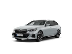 BMW 5-serie Touring - 530e M Sport Pro Edition | M Sportpakket Pro | Innovation Pack | Travel Pack | Comfort Pac