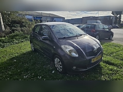 Toyota Yaris - 1.3 VVTi Sol