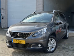 Peugeot 2008 - 1.2 PureTech Signature/ nap/ 1e EIG/ dealeronderhouden/ 1jaar apk/ airco/ navi/ pdc/ zeer