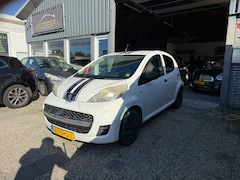 Peugeot 107 - 1.0-12V XR