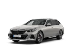 BMW 5-serie Touring - 550e xDrive M Sport Pro Edition | M Sportpakket Pro | Innovation Pack | Panoramadak