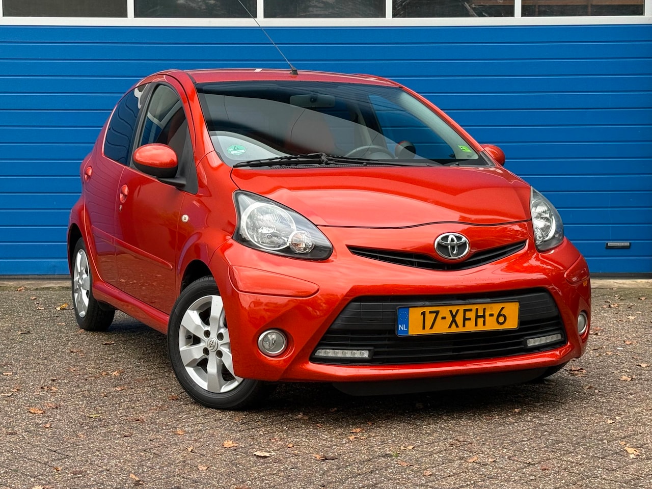 Toyota Aygo - 1.0 VVT-i Dynamic Orange 5Drs Automaat|Airco - AutoWereld.nl
