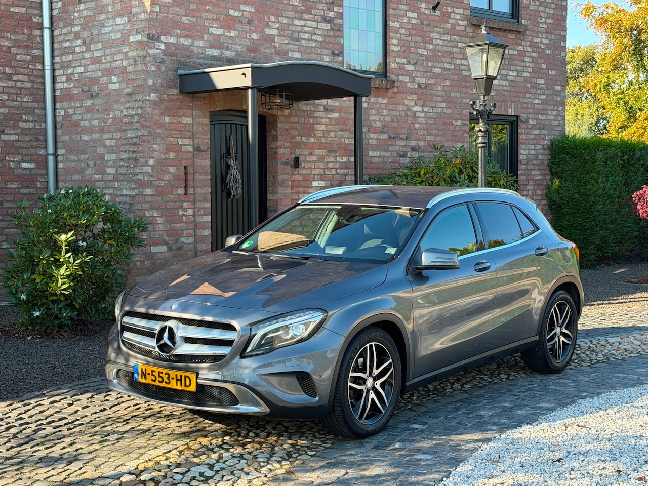 Mercedes-Benz GLA-Klasse - 200 Automaat night edition Xenon - AutoWereld.nl