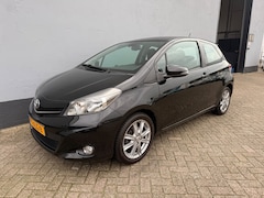 Toyota Yaris - 1.3 VVT-i Dynamic - Volledig Onderhouden