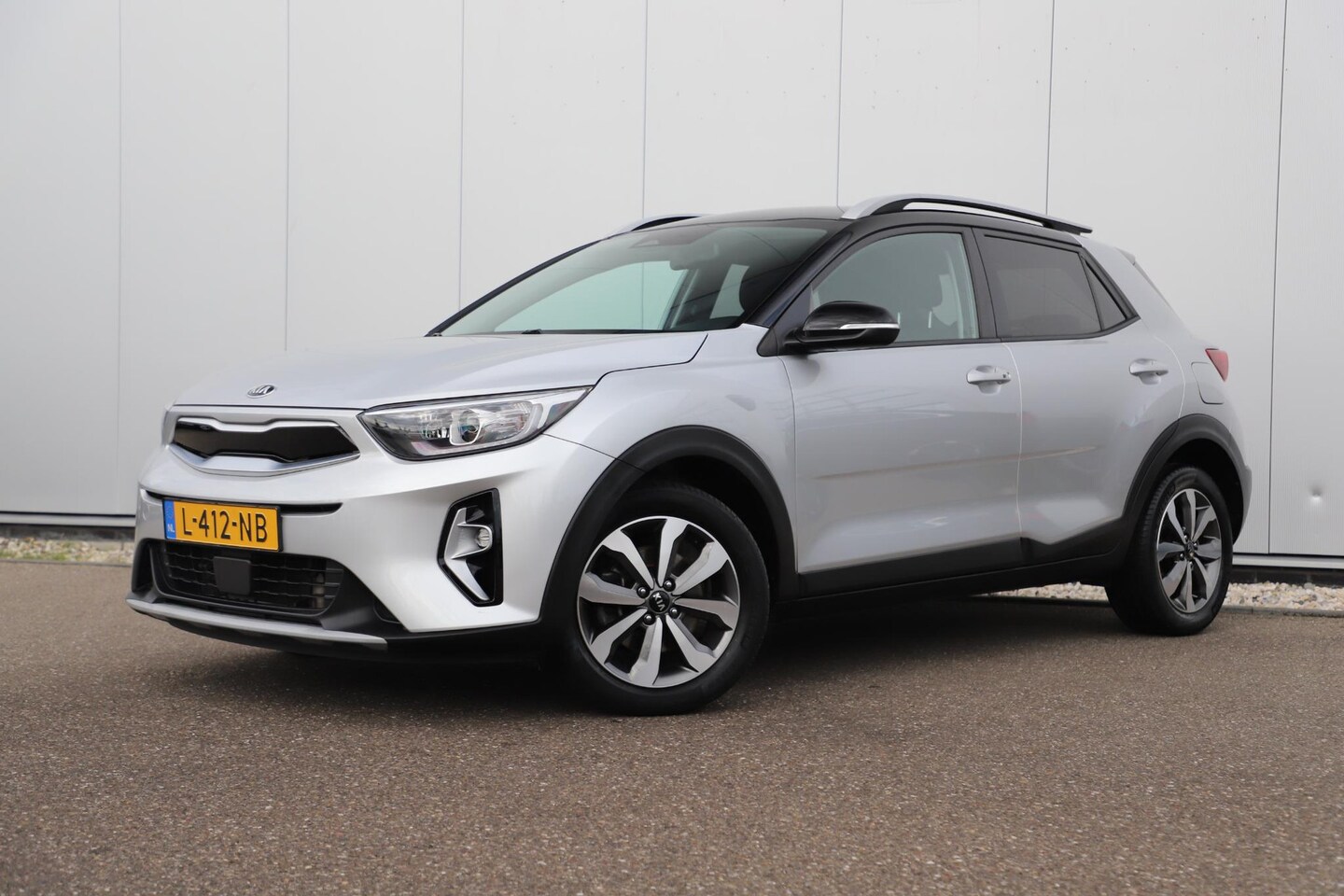 Kia Stonic - 1.0 T-GDi MHEV DynamicPlusLine 101PK LMV Keyless Navigatie Achteruitrijcamera Carplay Andr - AutoWereld.nl